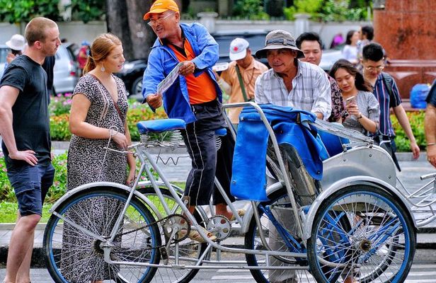 Paris Seine Bicycle Tour, Optional Louvre Entry Tickets