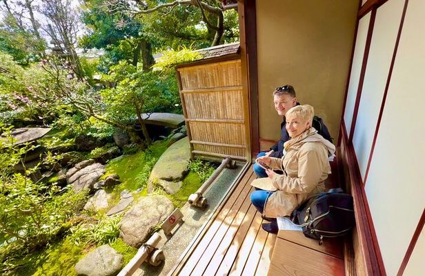 Kanazawa Full Day Private Tour to Top Highlights with Local Guide