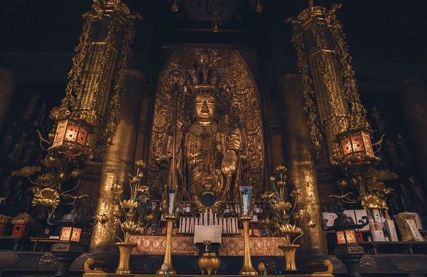 Touch the Buddhas Feet Experience and Sushi Bento in Nara