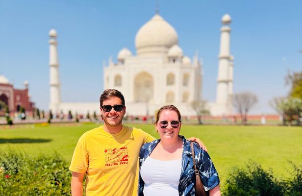 From Delhi: Private 2-Day Taj Mahal, Agra Fort & Fatehpur Sikri