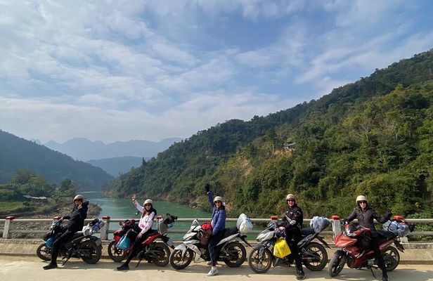 4D3N self-driving Loop tour (small group - private room included)