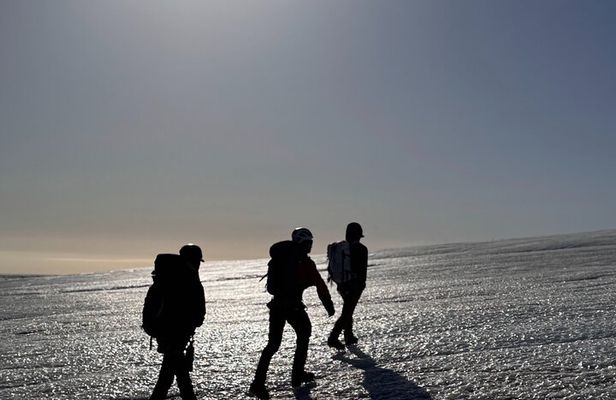 3 Hours Guided Breidamerkurjokull Glacier Hike from Jokulsarlon