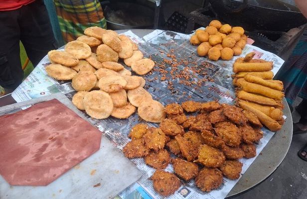 Food Tour in Old Dhaka: Taste Local Delicacies