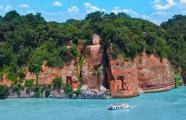 Leshan Giant Buddha and Huanglongxi ancient town Private Day Tour