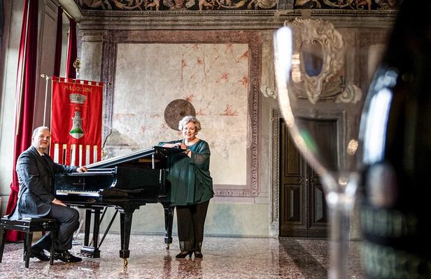 Opera concert with Piano and Mezzosoprano in Garda