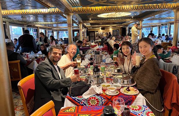  A Luxurious Dinner Cairo Night Nile Cruise 