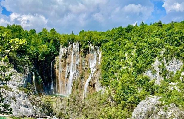 From Zadar: AFTERNOON tour to Plitvice lakes - TICKET RESERVED