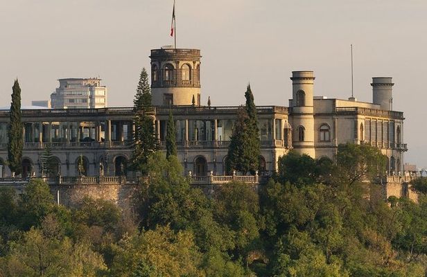 Chapultepec Castle Private Tour with Transport Option