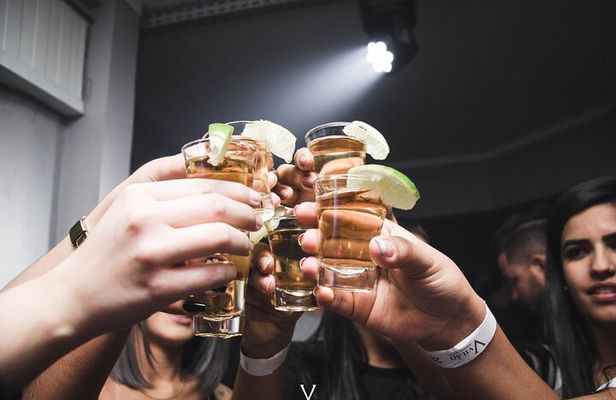 Berlin Night Pub Crawl: 4 Venues, Welcome Shots + Club Entry