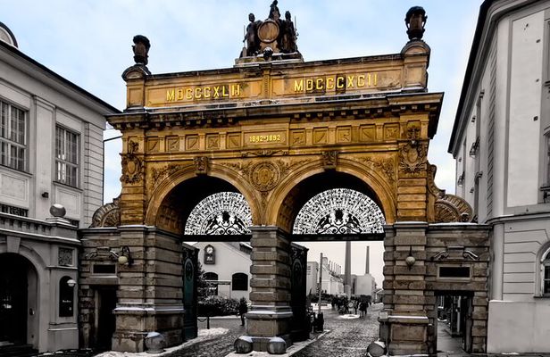 Day trip to Pilsner Urquell brewery and bohemian glassworks