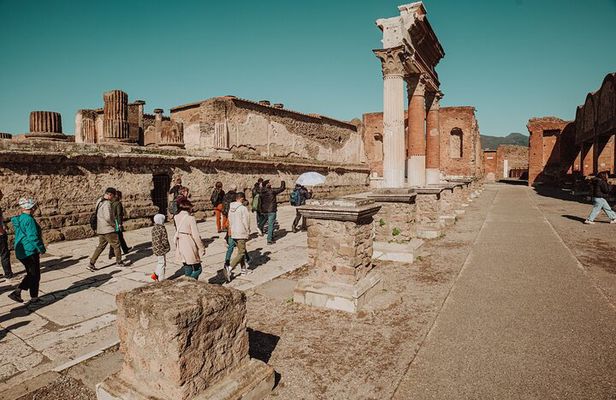 Pompeii Small Group Excursion From Naples