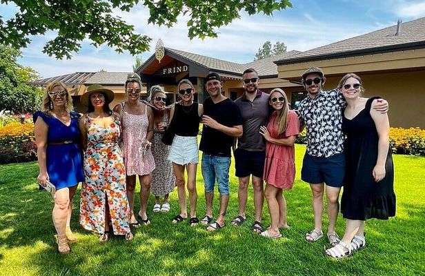 Signature Wine & Boat Tour in Kelowna
