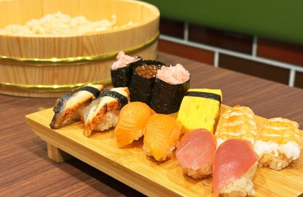 Sushi Making Experience in Namba Osaka