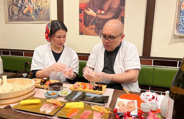 Sushi Making Experience in Umeda, Osaka