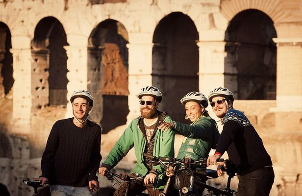 Rome City Small Group Bike Tour with quality Cannondale EBike