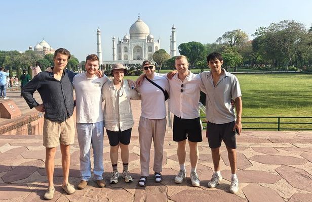Agra: Skip the Line Taj Mahal and Agra Fort Private Tour