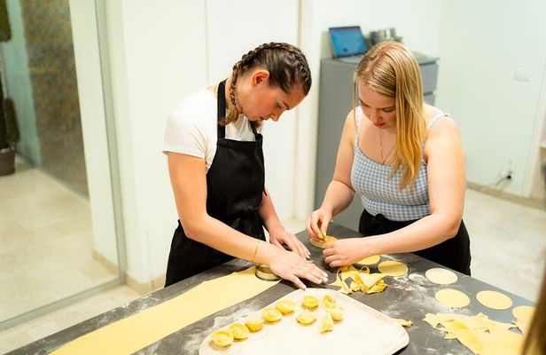 Gnocchi, Pasta, Tiramisù and Wine Class