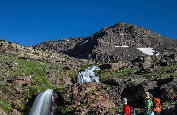 Hiking experience in the High Sierra Nevada National Park
