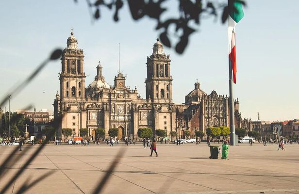 Mexico City’s downtown: history and secrets like never before