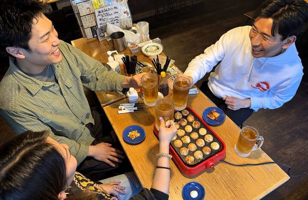 Takoyaki Making Experience in a Cozy Izakaya Tokyo