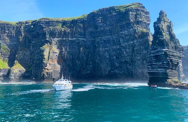 Connemara, Aran Islands Cliffs of Moher & Burren tour from Galway