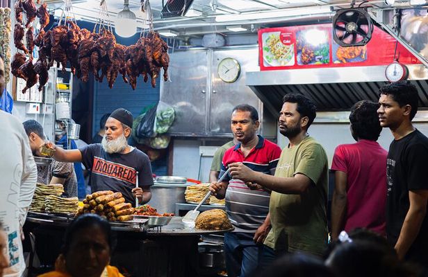 Mumbai Street Food & Temple Tour: Hidden Markets & Night Bazaar