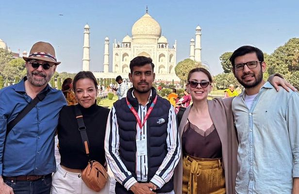 Taj Mahal and Agra Fort Skip the Line Tour