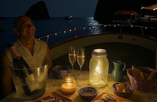 Panoramic tour under the stars with tasting on board