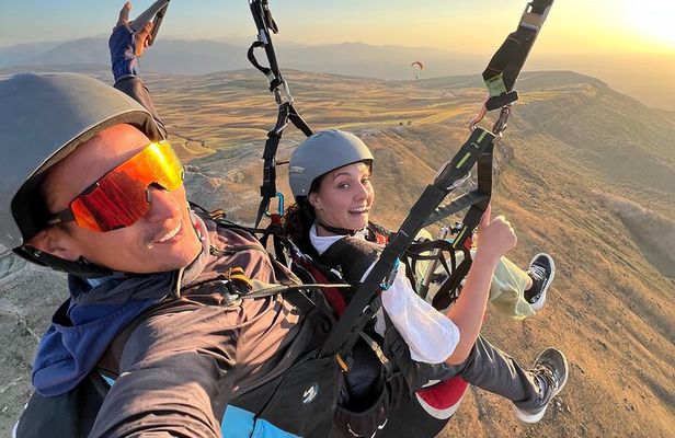 Sunset Paragliding in Agafay – Tandem Flight from Marrakech”