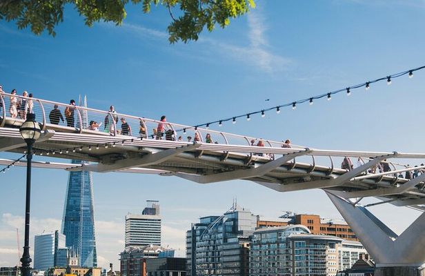 London City Hike - All the Big Landmarks in One Big Tour