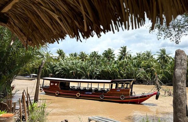 Ben Tre- Mekong River private tour with Local experiences