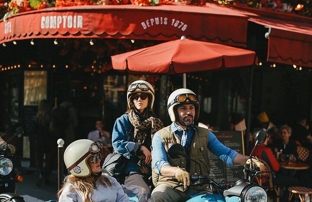 Paris Highlights city tour on a vintage Sidecar Motorcycle