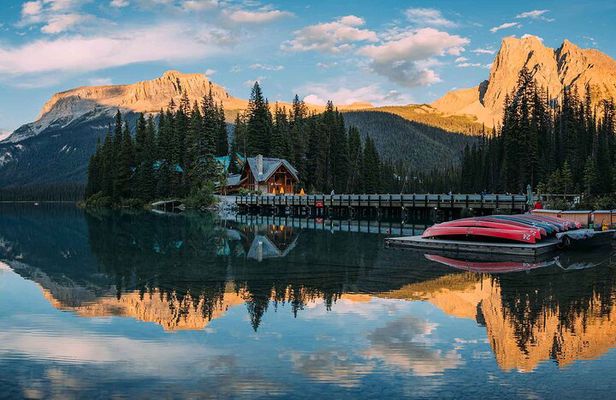 Emerald Lake,Natural Bridge, Peyto Lake Small Group Half Day Tour