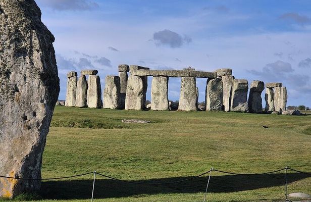 Private Stonehenge, Avebury & Mystical Car Tour + Guide