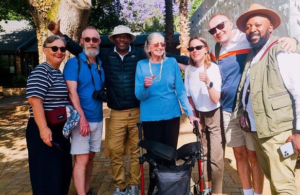 Wine and Widlife Full Day Tour of Stellenbosch Cheetah Outreach