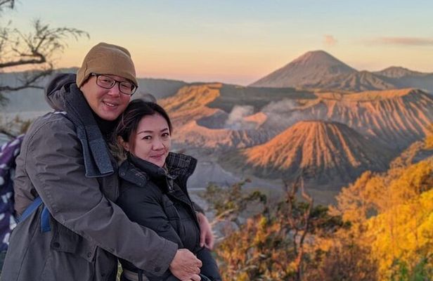 From Yogyakarta: Bromo Sunrise & Ijen Volcano with Bali Drop-off
