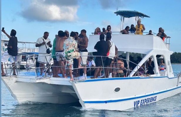 Hip-Hop Party Boat with Dj Live Adults Only and Unlimited Drinks