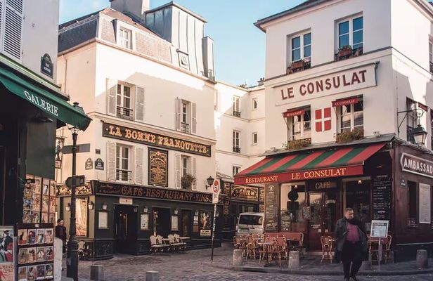 Paris Montmartre Decadent Food, Wine, Cheese and Pastries Tour