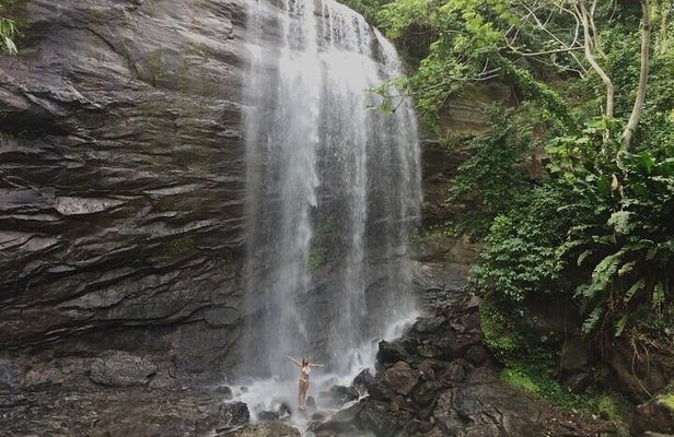 Waterfall and Historical Fort Adventure with Lunch