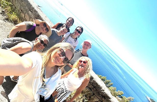 Dubrovnik Old Town Walking Tour – Local Experience