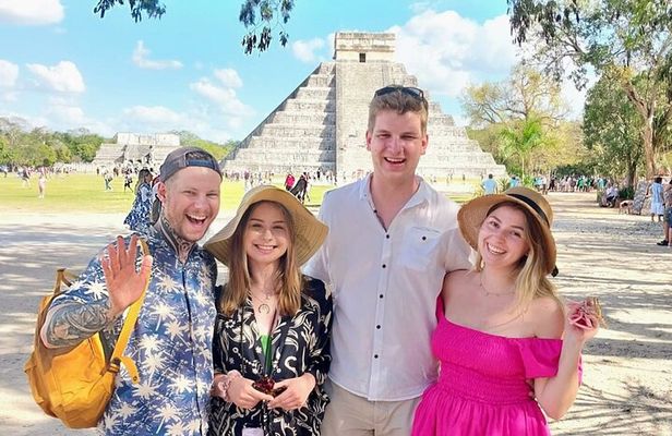 Chichen Itza: Tour with Expert Guide without lines!