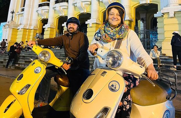 Hanoi Vespa Sunset Tour with Local Food and Train Street