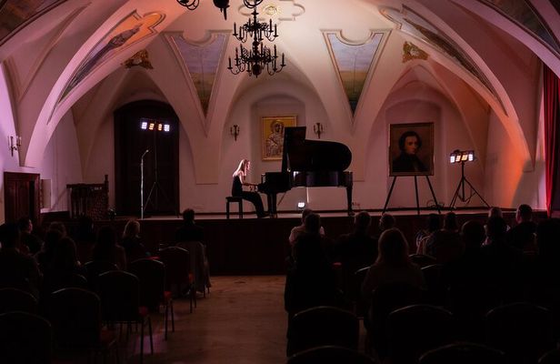  Kraków: Frederyk Chopin Piano Concert with VIP option