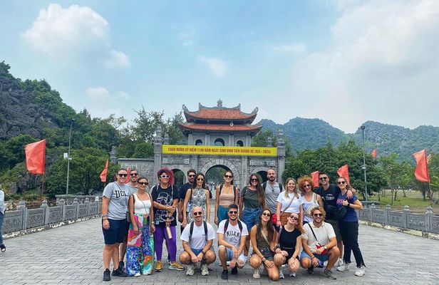Full day Ninh Binh: Hoa Lu, Tam Coc and Mua Cave from Hanoi