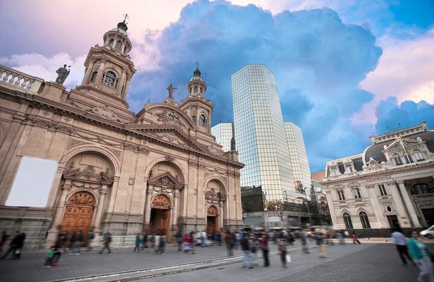 Santiago Historic Contrasts and Cerro Santa Lucía Walking Tour