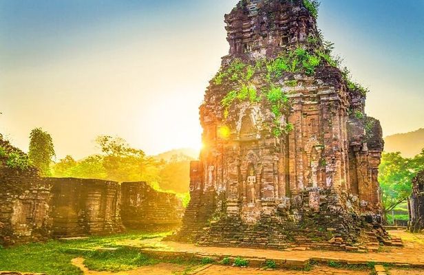 My Son Sanctuary from Hoi An with Thu Bon River Cruise