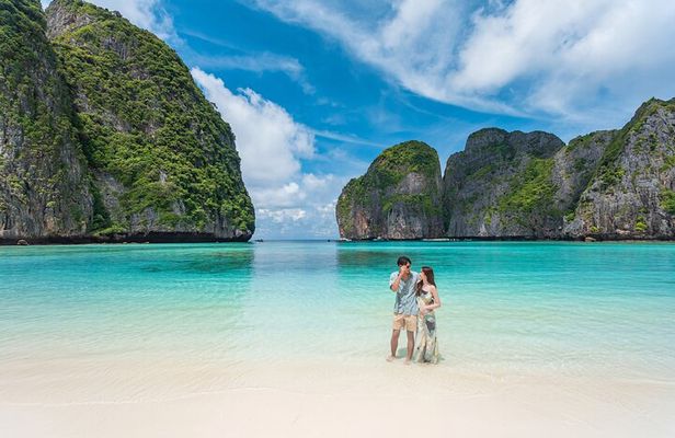 From Phuket: Phi Phi & Khai Islands Snorkel Tour with Lunch