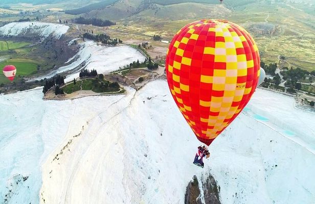 Hot Air Balloon Tour in Pamukkale from Fethiye