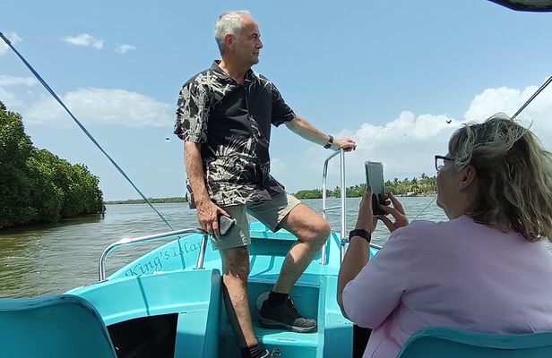 Negombo Lagoon Safari private Tour (Monkey Island, Mangrove)