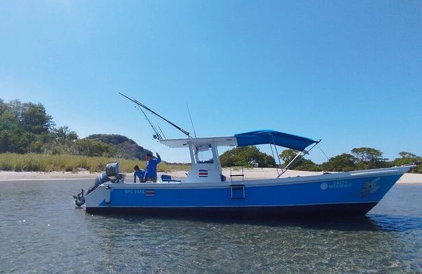 fishing boats in the Gulf of Papagayo